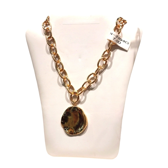Jewelry - Women's Gold Thick Chain with Hammered Textured Circle Necklace